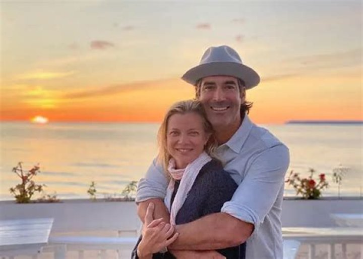 Amy Smart Defended Husband Carter Oosterhouse amid Sexual Misconduct Accusation
