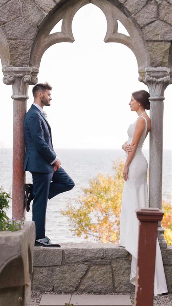 Carlo and Sarah Age, Height, Net Worth, Pregnancy, Job