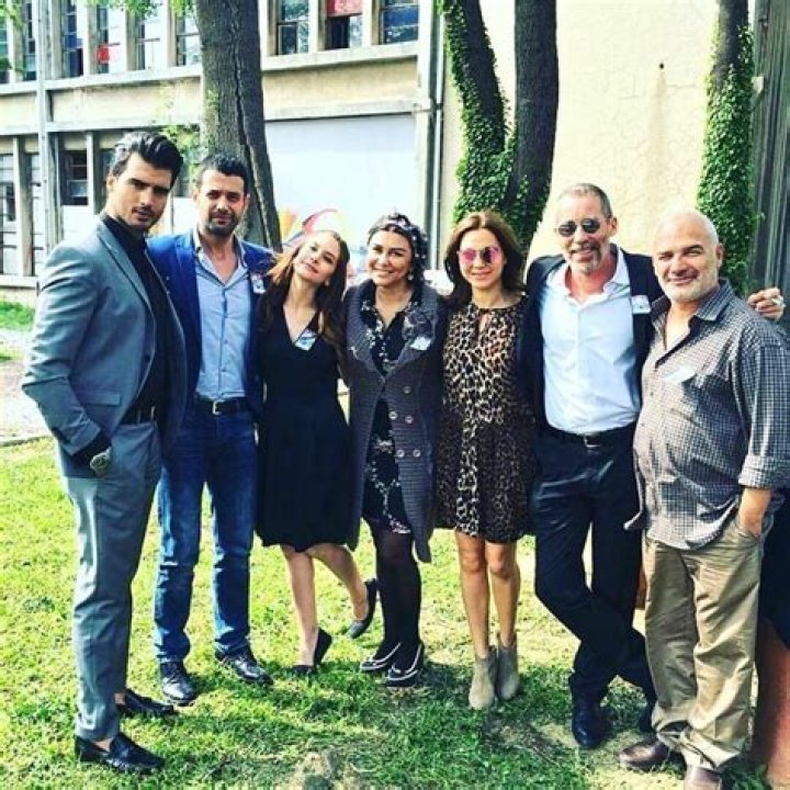 Dar Nana Wiki, synopsis, Acteurs, Sortie, photos & informations