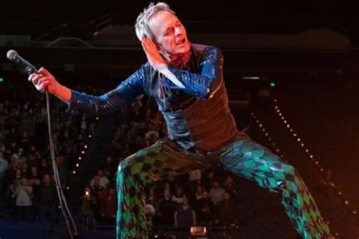 David Lee Roth Net Worth – Earnings As Lead Singer Of Van Halen And Multiple Endeavors