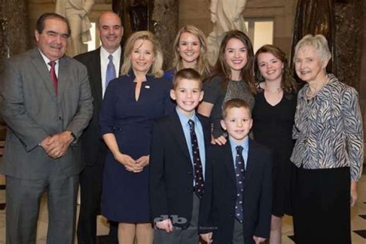 
Did You Know Dick Cheney’s Daughter Liz Cheney Is A Mother Of Five Children
