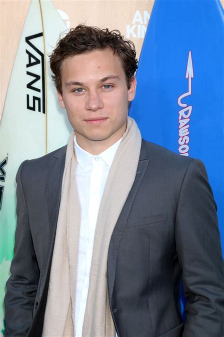 Finn Cole Height