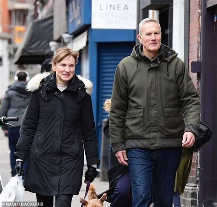 Fiona Bruce & Husband's Salary & Net Worth Gives Freedom & Children Safety