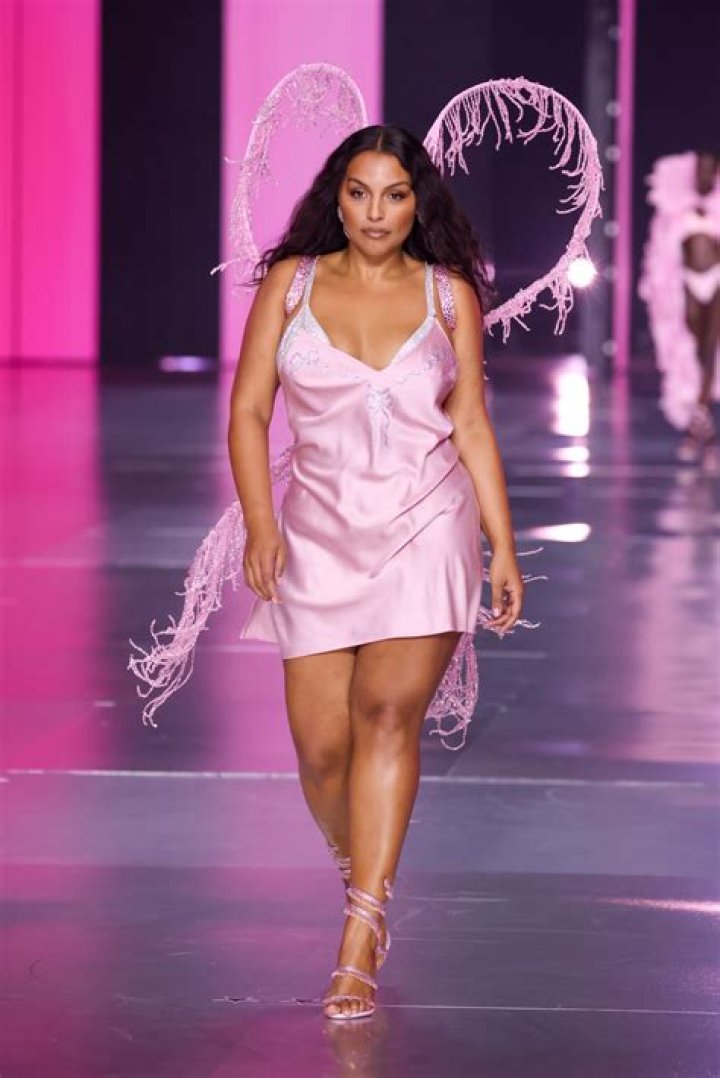 How Top Model Paloma Elsesser is Redefining the Meaning of Beauty with Her Measurements?