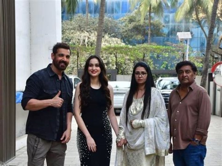 Huma Khan Wiki (Uzma Khan’s Sister) Age, Biography, Family & More