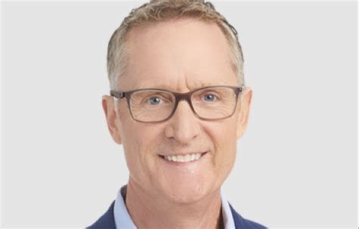 Ian Leonard Fox 9, Bio, Wiki, Age, Height, Wife, Salary, and Net Worth