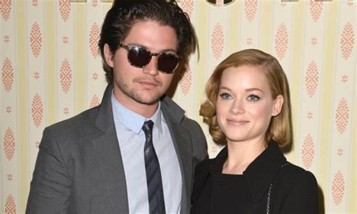 Jane Levy on Living with Boyfriend Tho­mas McDonell — “It Feels a Lot More like Marriage”