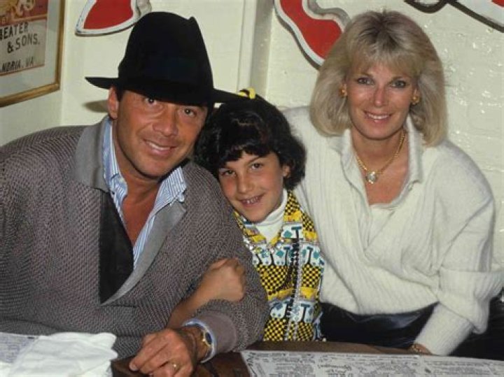 Know about Paul Anka's Children, Songs, Age, Net Worth, Death Rumors, Ex-wives, Net Worth and Height