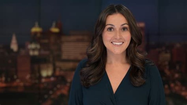 Lauren Hall WGRZ, Bio, Wiki, Age, Height, Family, Husband, Salary, Net Worth
