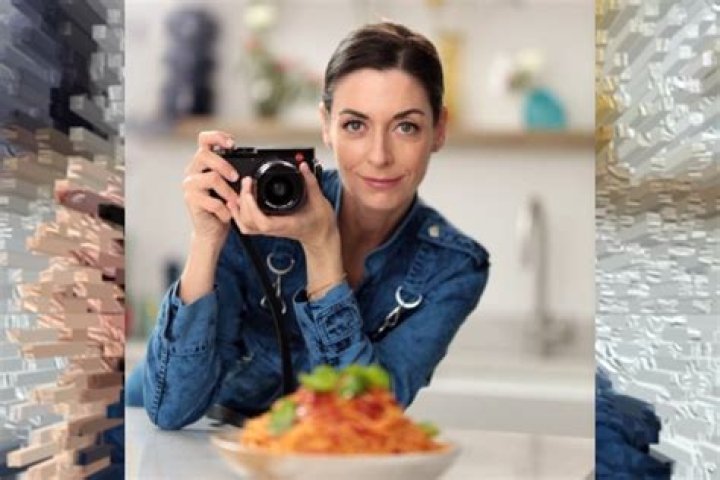 
Mary McCartney Net Worth – Besides Being A Photographer What Are Her Oher Earning Sources?
