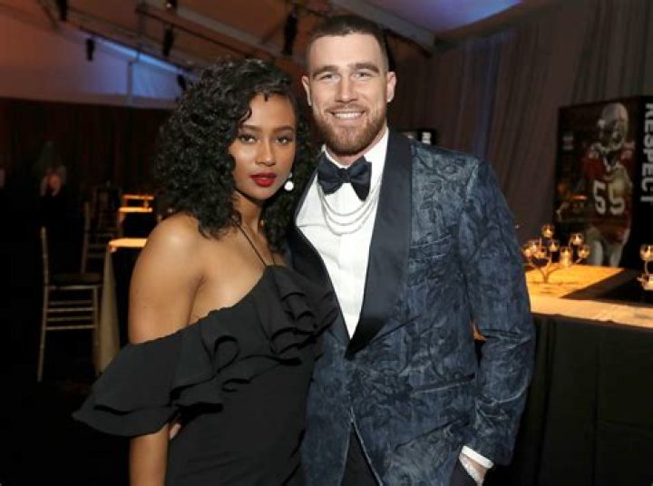 Matt Bennett Spreads Love For Gay People Amid Obscure Girlfriend & Dating History