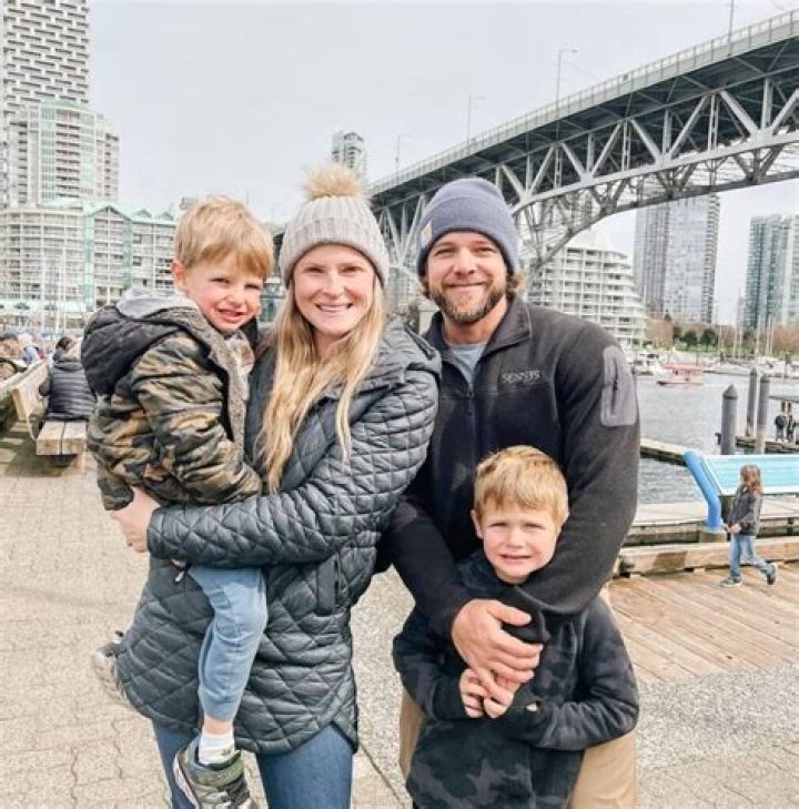 Max Thieriot Biography, Age, Height, Brother, Wife, Kids, Net Worth