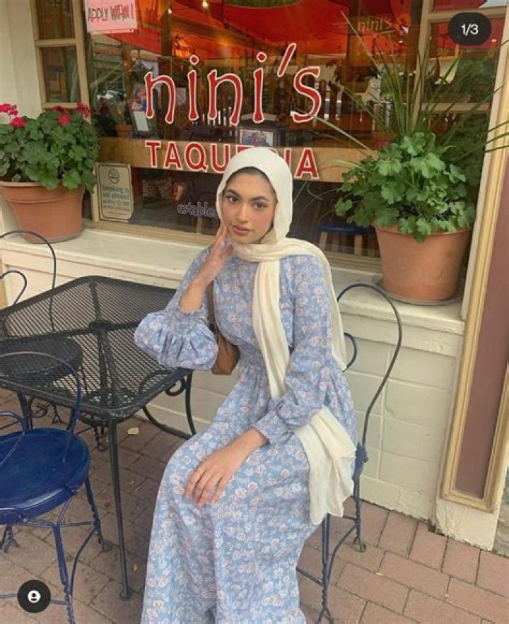 SmokeHijabi Age, Net Worth, Real Name, iLOVEFRIDAY, Bio