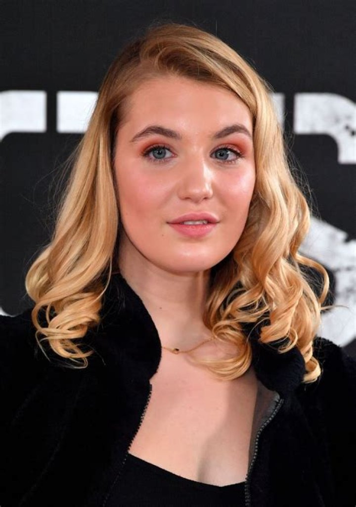 Sophie Nelisse – Biography, Facts & Life Story