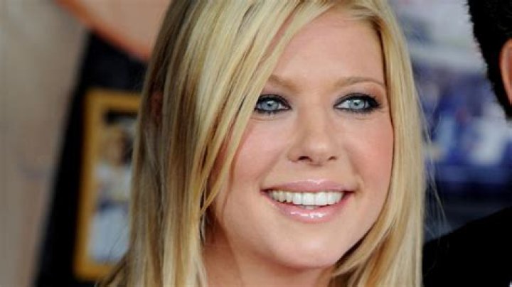 Tara Reid’s Bad Plastic Surgery Doesn’t Bother Her Confidence Now