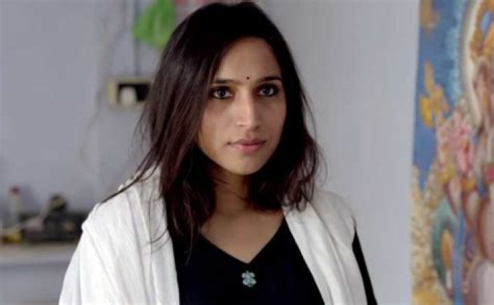 Zoya Hussain – Biography, Facts & Life Story